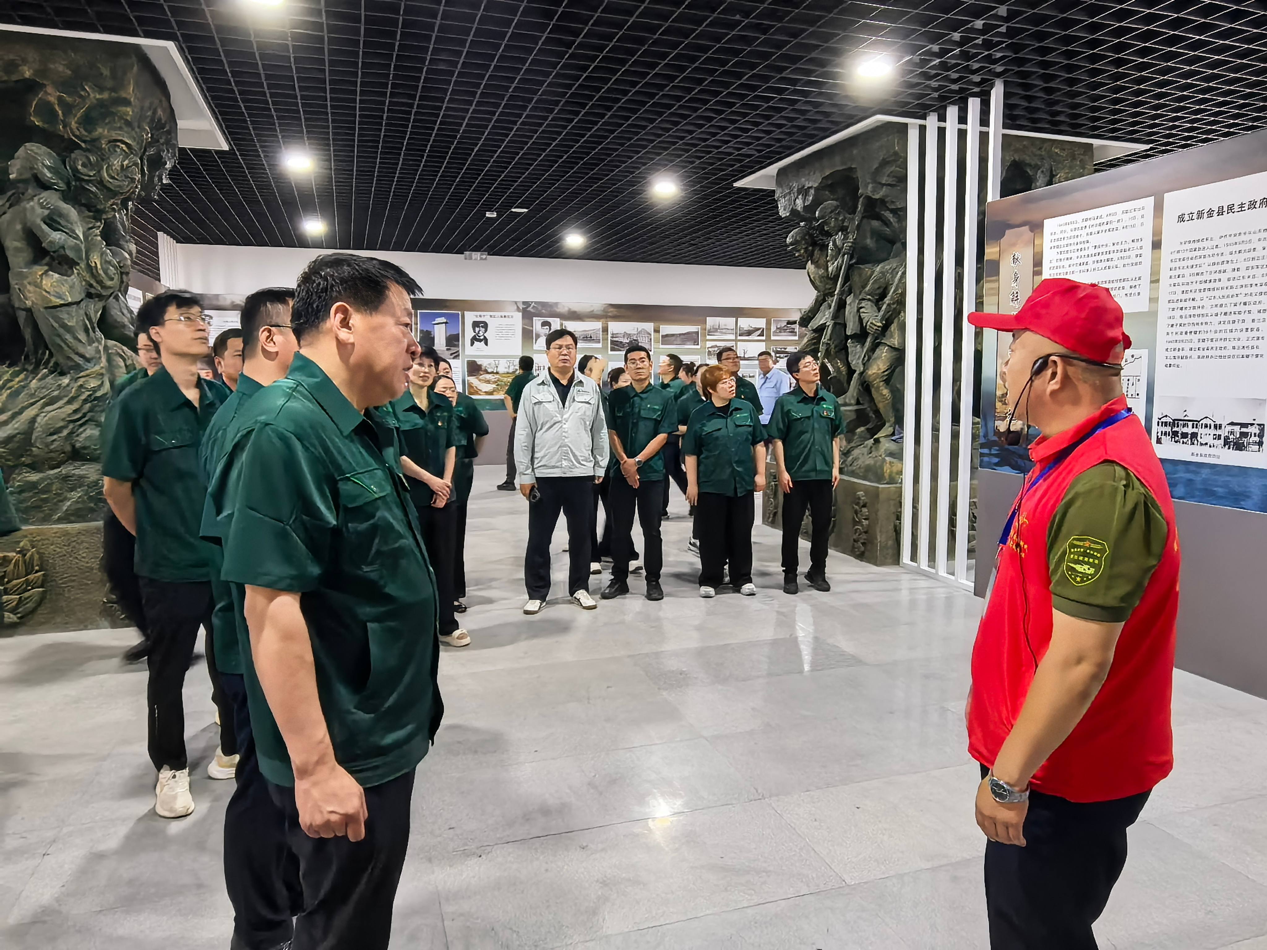 缅先烈忆峥嵘岁月 铭党恩启奋进新程? | 918.com集团党总支迎七一主题党日活动(图5)
