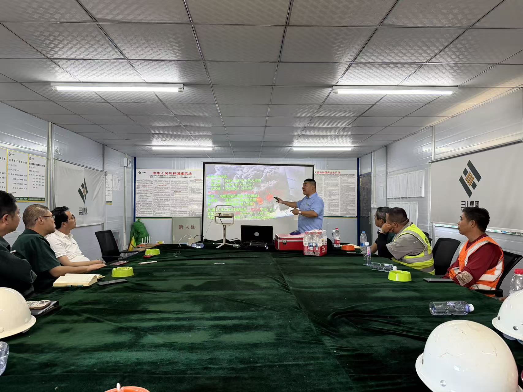 安全出产月｜实景练兵强能力 严守底线筑安全！918.com集团筑牢施工安全樊篱(图6)
