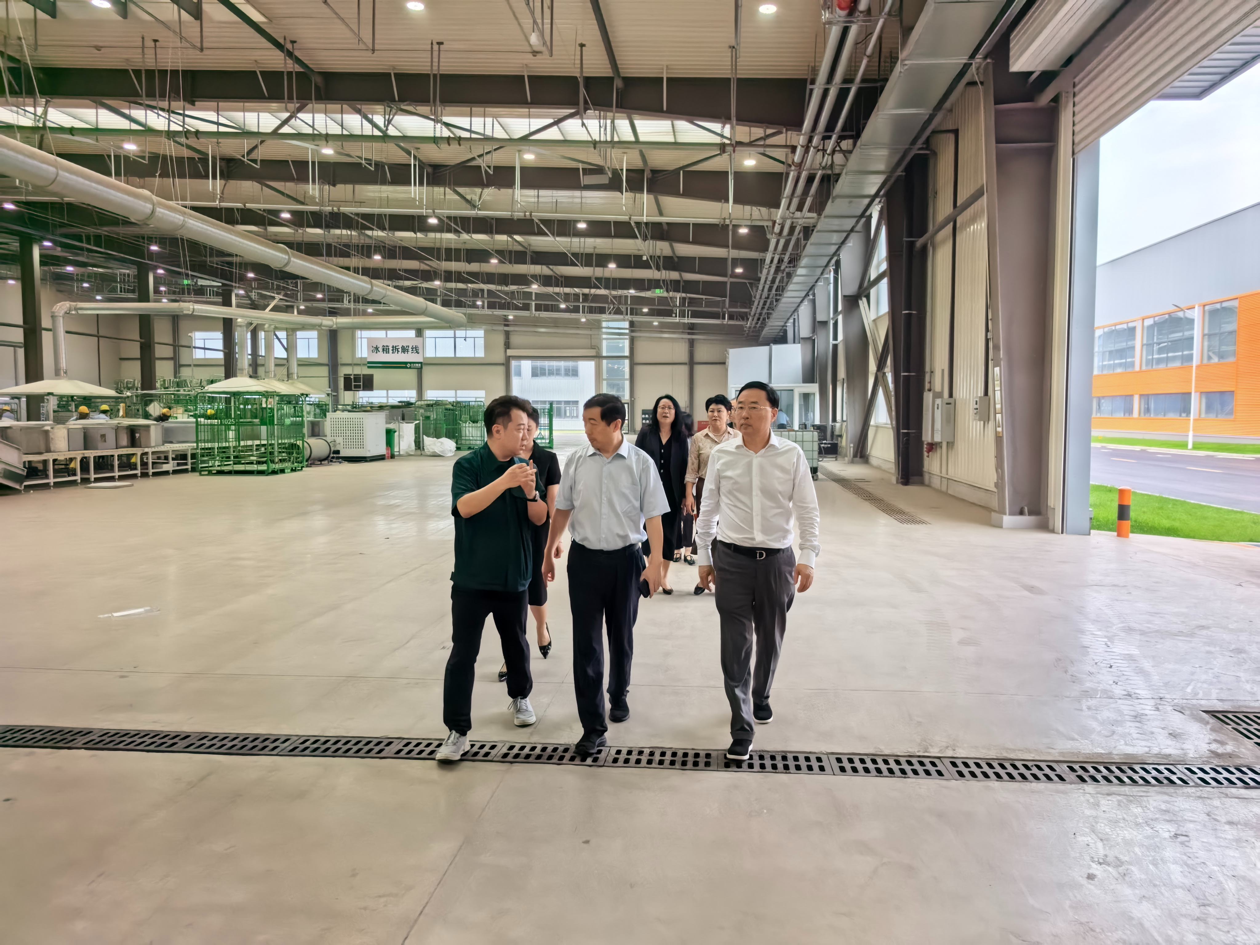 银企携手聚力 赋能循环新发展 ——交通银行大连分行辅导一行莅临918.com集团参观互换(图3)