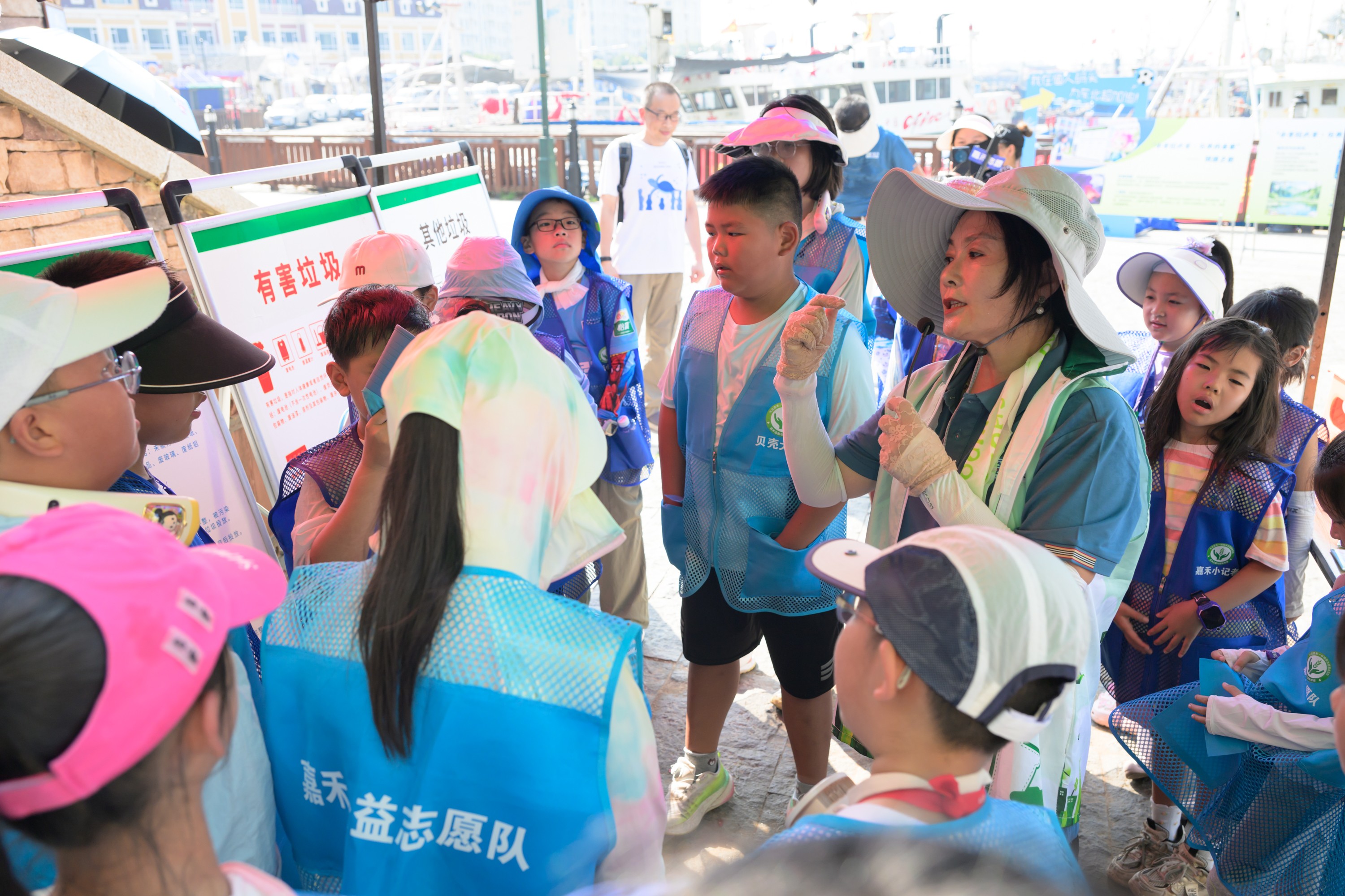 公益丨“幼手拉大手 分类向未来” 918.com集团环保教育试点暑期公益实际圆满闭幕(图2)